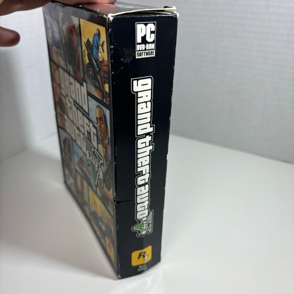 GTA V Grand Theft Auto 5 PC DVD-ROM 7 Discs RockStar Games - Picture 8 of 8